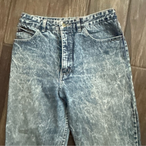 VTG Guess Medium Wash Mom Jeans Sz 32 - Picture 3 of 8